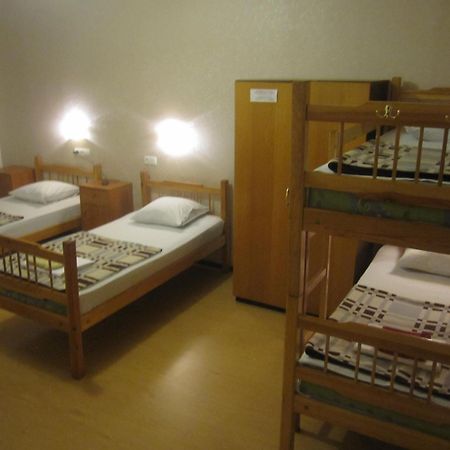 Yaroslav Hostel Kiev Exteriör bild