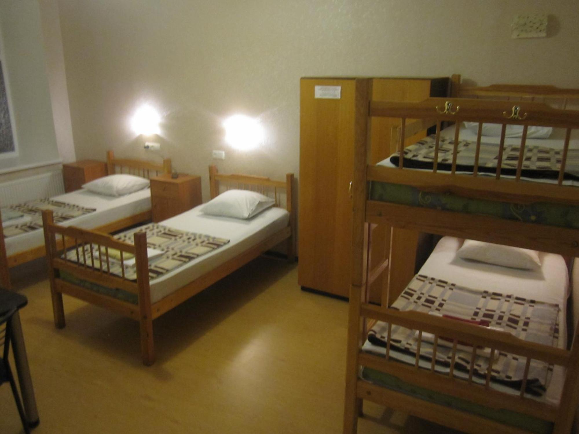Yaroslav Hostel Kiev Exteriör bild