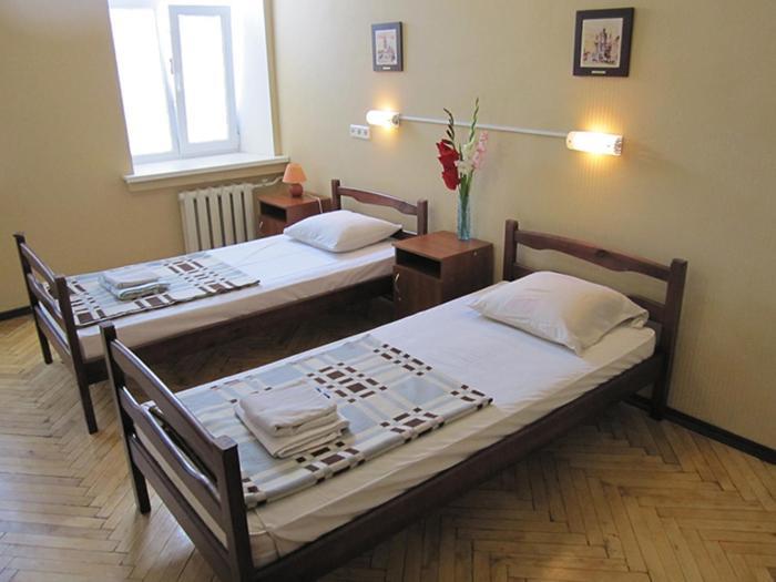 Yaroslav Hostel Kiev Exteriör bild