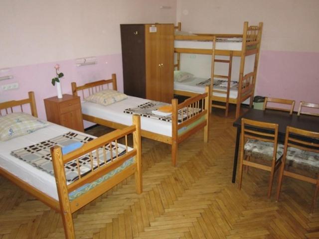 Yaroslav Hostel Kiev Exteriör bild